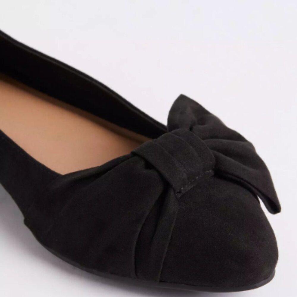 Torrid Black Pointed Toe Bow Flat (6WW)